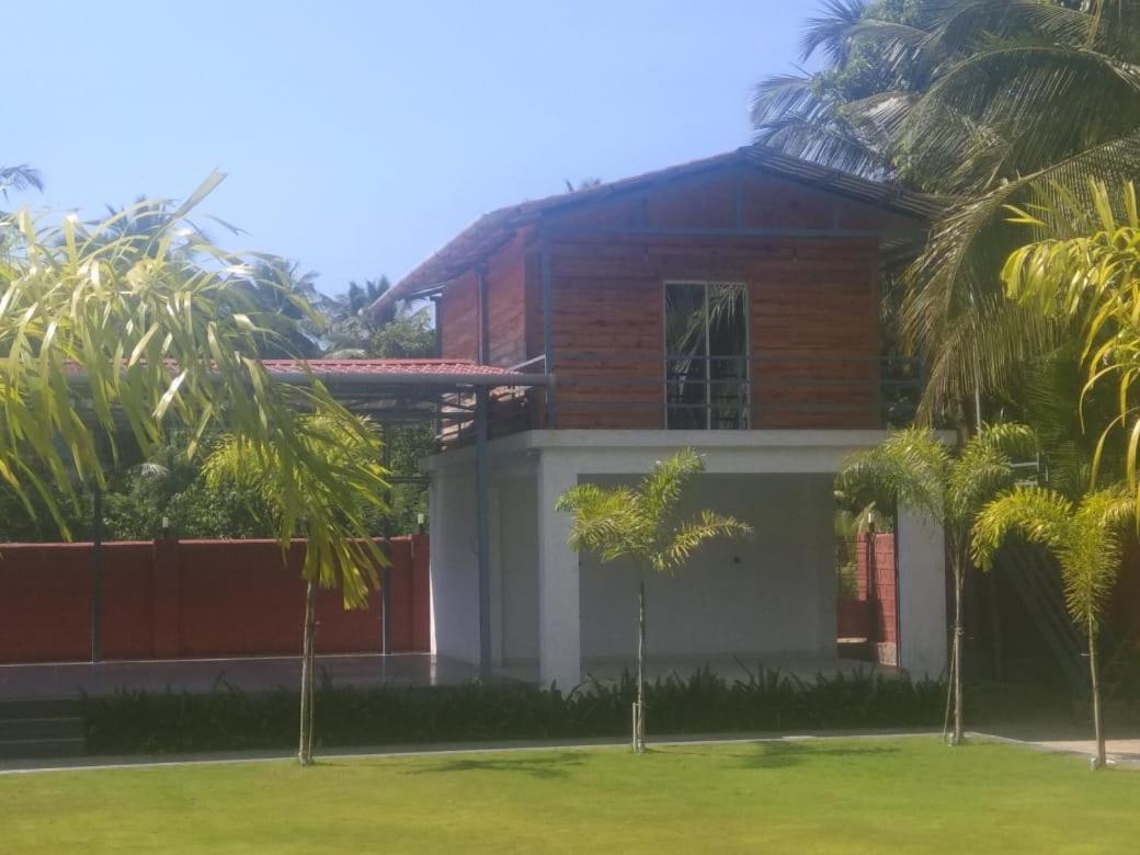 Meritas Seawind Beach Resort, Srīvardhan エクステリア 写真